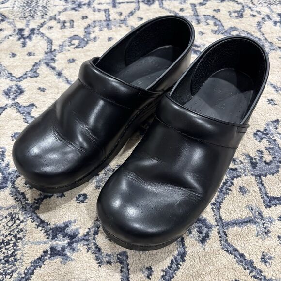 Dansko Womens Sz US 12.5-13 / EU 43 BLACK Leather Slip On Clogs Shoe Nurse - Picture 1 of 15